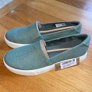 NWT TOMS Women's Kameron Platform Slip-On Sneakers 7 Bonsai Green